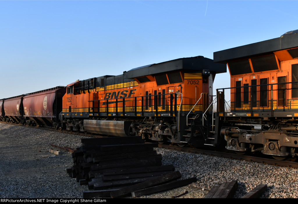 BNSF 7052 Roster shot.